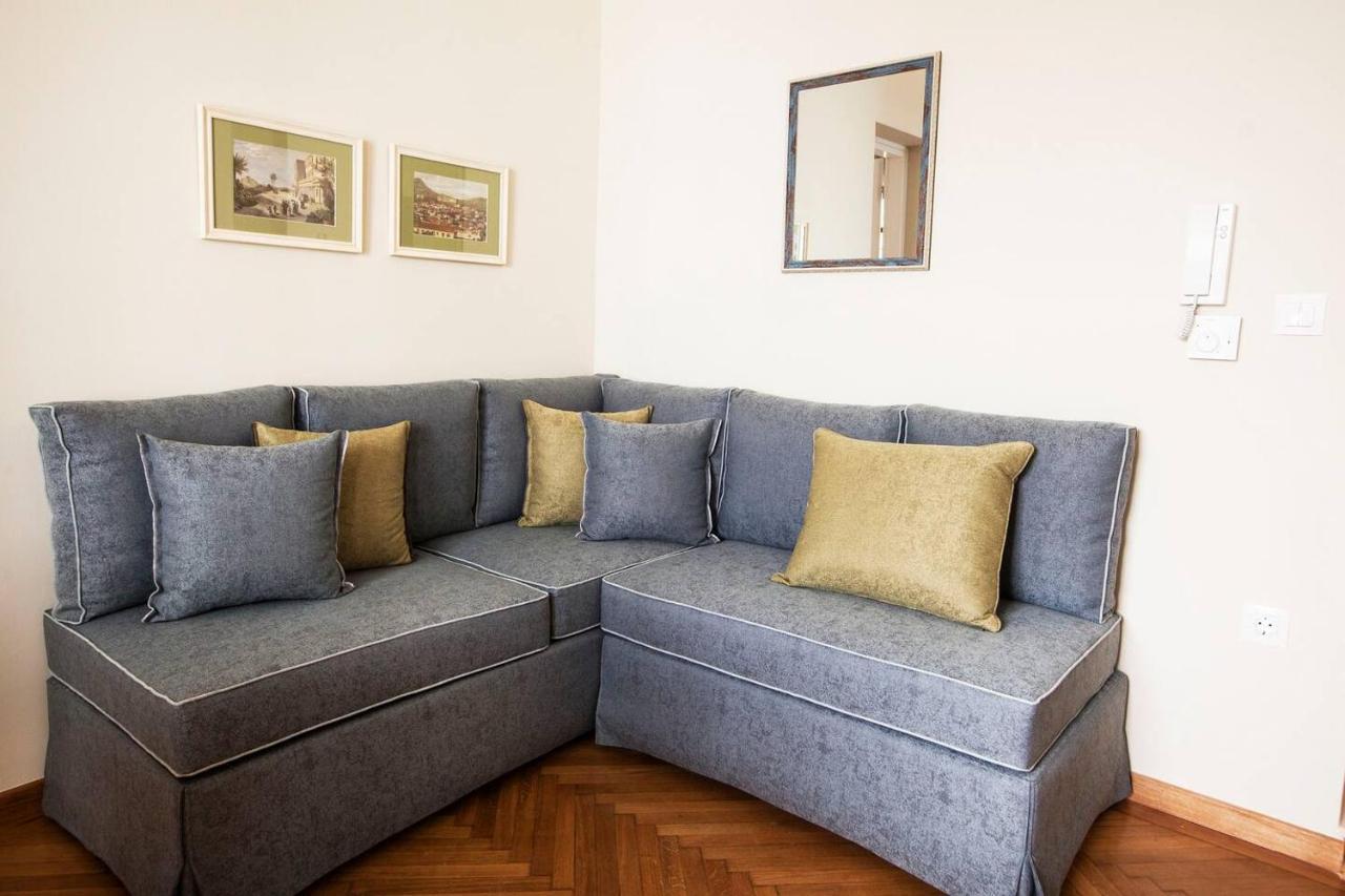 Pagrati Hilton Location Bentzi Family Suite 5 Athen Eksteriør billede