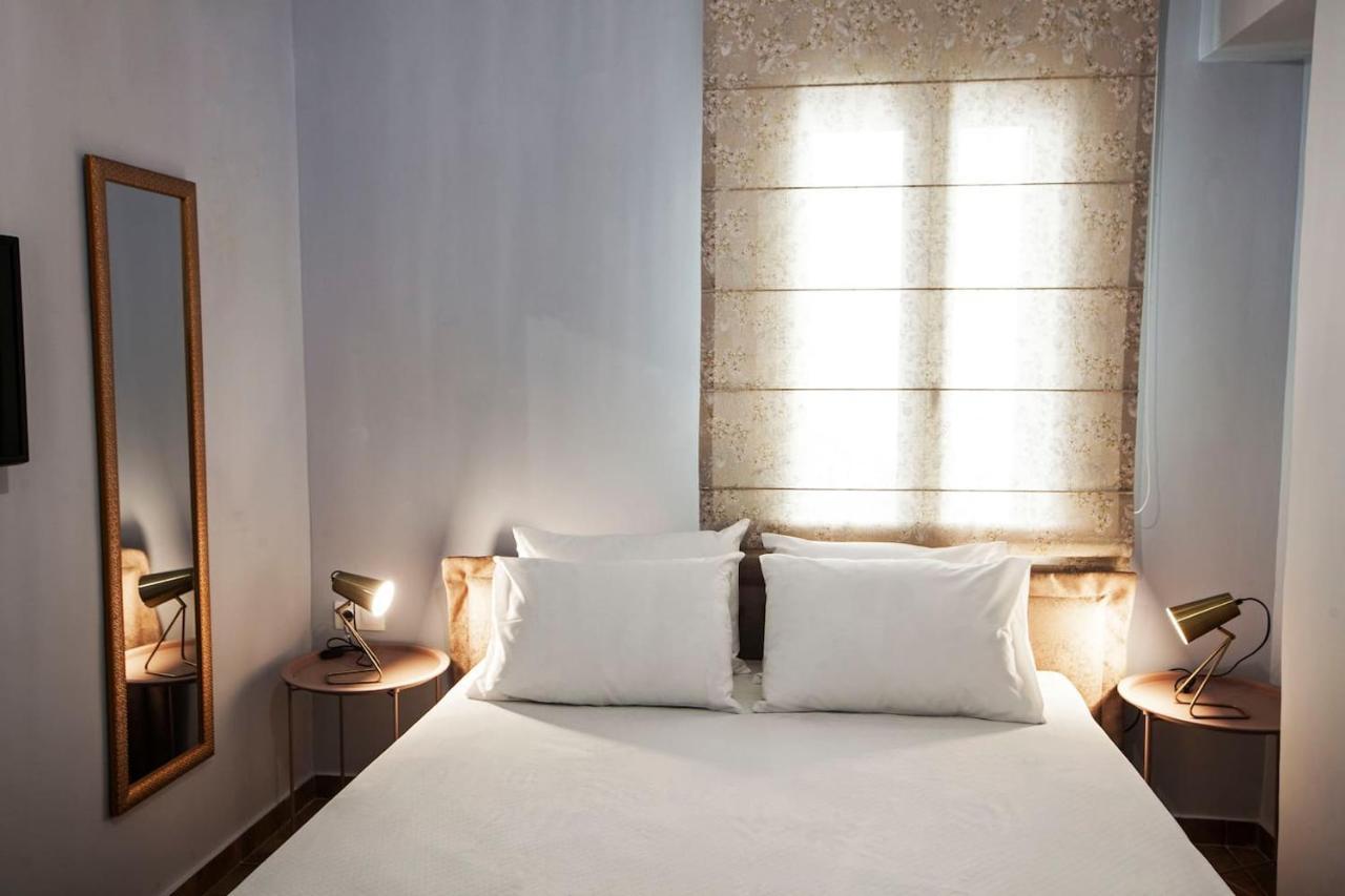 Pagrati Hilton Location Bentzi Family Suite 5 Athen Eksteriør billede